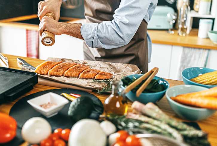 Eat These Foods To Lower Your Dementia Risk By Up To 17%, Study Says